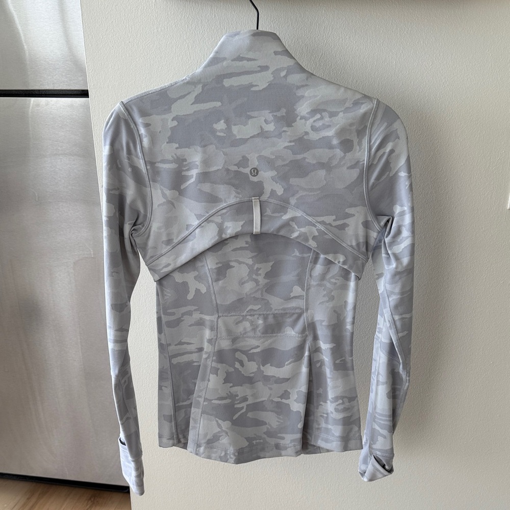 Lululemon Jacket - Picture 3 of 4